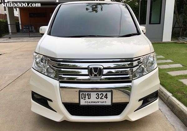Honda stepwgn 2013