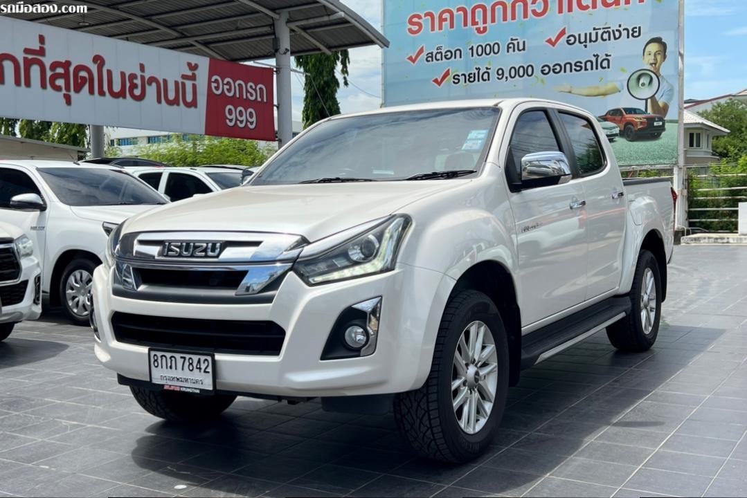 ปี 2019 ISUZU D-MAX CAB4 3.0 Z HILANDER CC. สี ขาว เกียร์ Auto