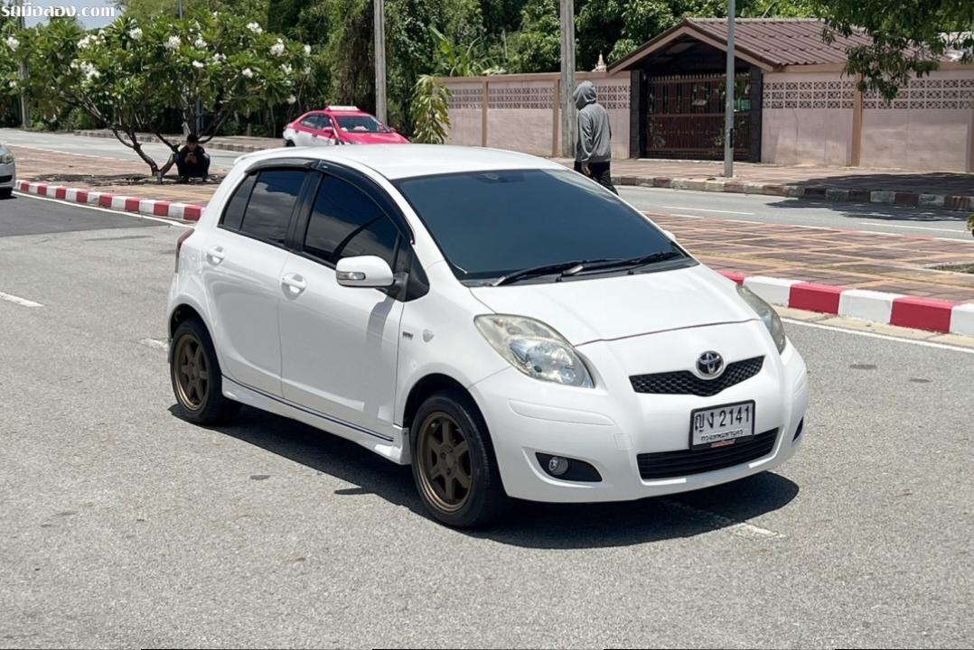 TOYOTA Yaris 1.5 J สีขาว ปี2011