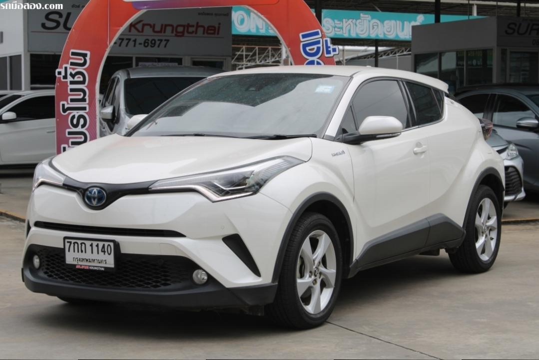 ปี 2018 TOYOTA C-HR 1.8 HYBRID HI CC. สี ขาวมุก เกียร์ Auto