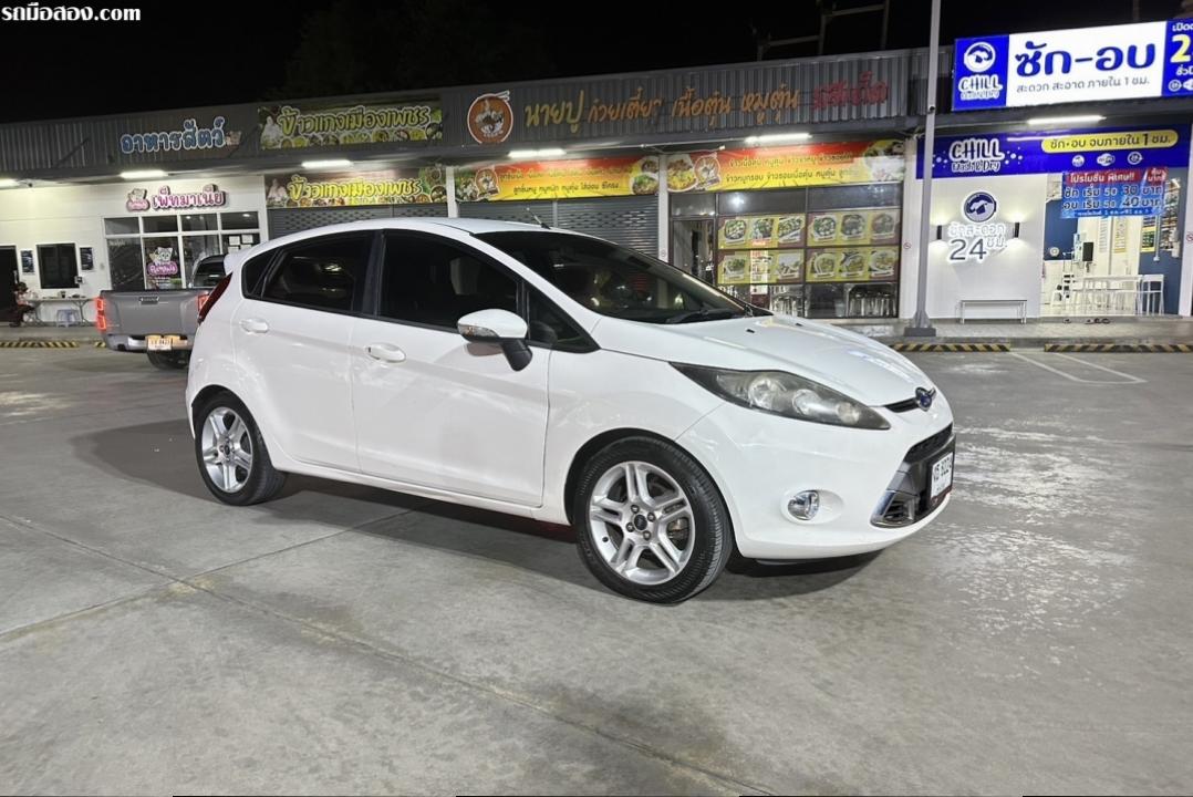 Ford Fiesta  รถบ้าน6ปี ดูแลมาอย่างดี  วิ่งน้อย