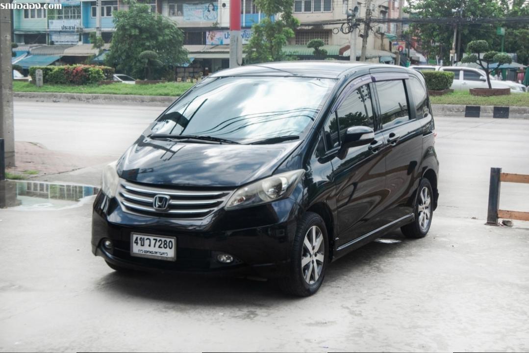 HONDA FREED ปี 2011