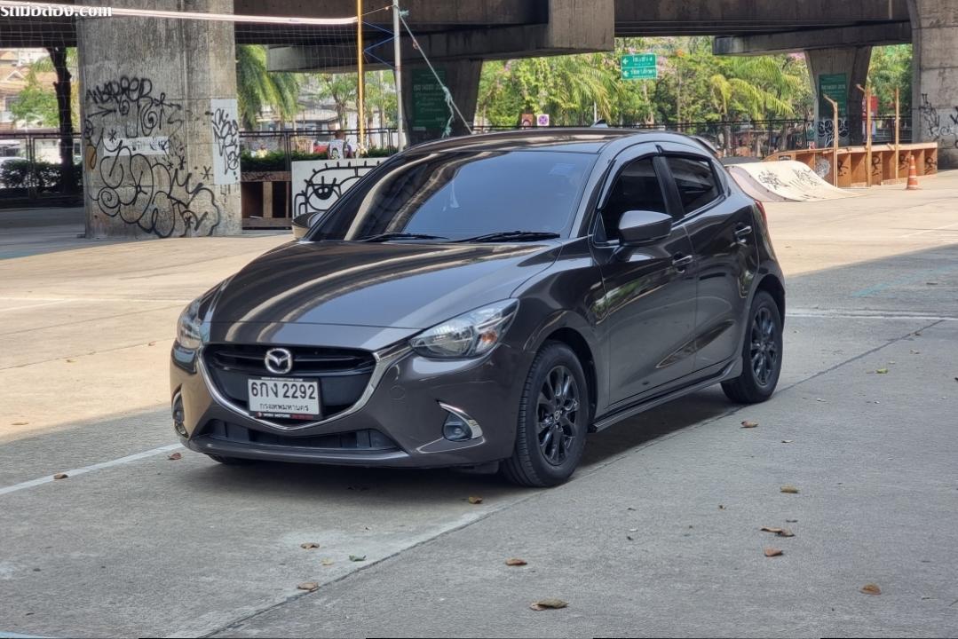 2017 Mazda 2 1.3 High Connect AT เพียง 379,000 บาท 2292-076  ดูรถ เลียบด่วน