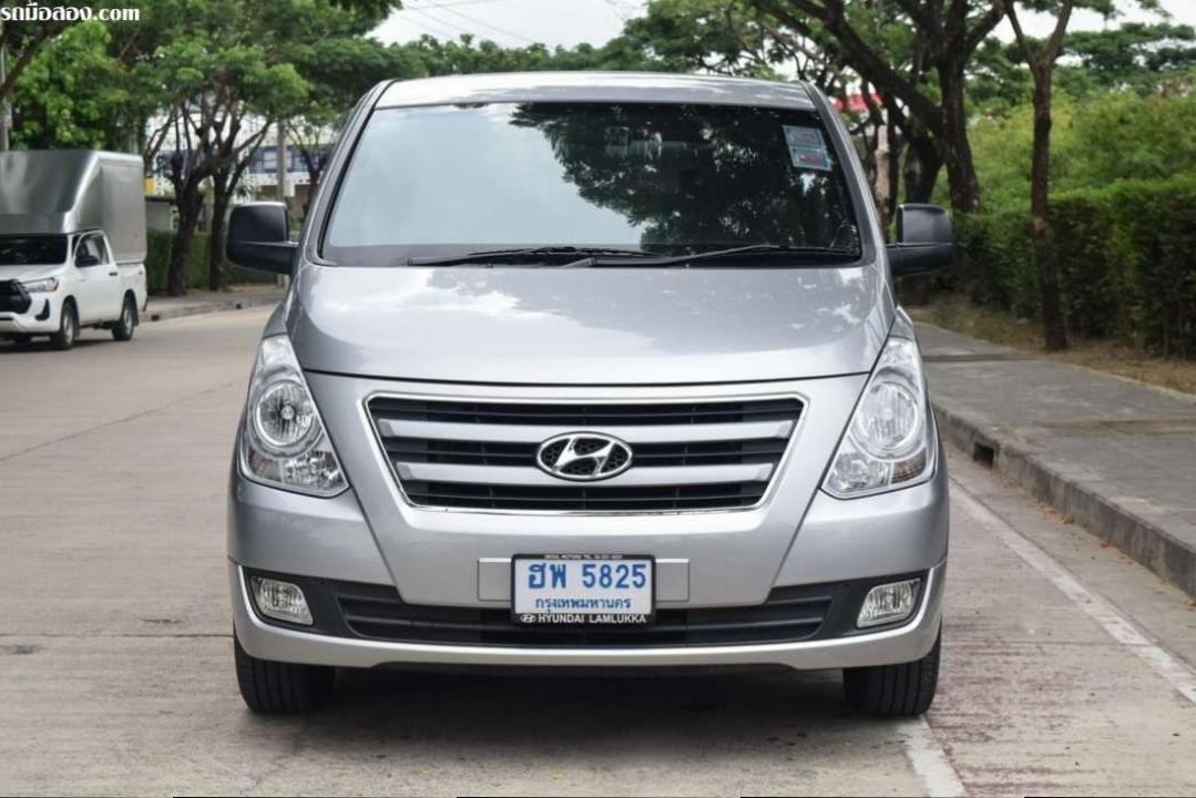 รถครอบครัว Hyundai H-1 2.5 Touring 2016