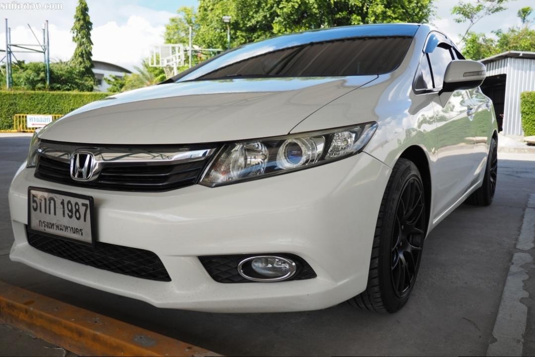 HONDA CIVIC 1.8E เกียร์ออโต้ สีขาว MY2016. (7.)