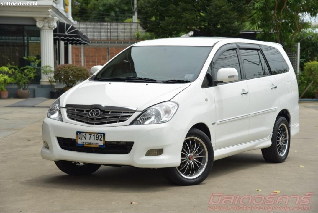 2011 TOYOATA INNOVA 2.0 V