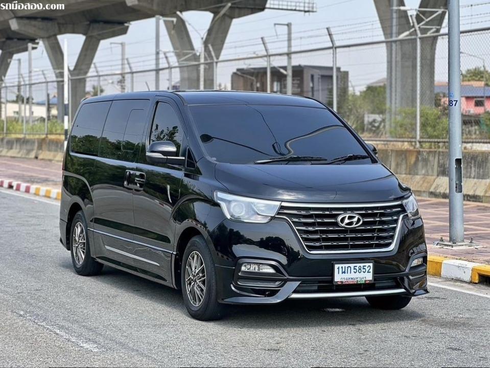 HYUNDAI H-1 2.5 ปี2020 