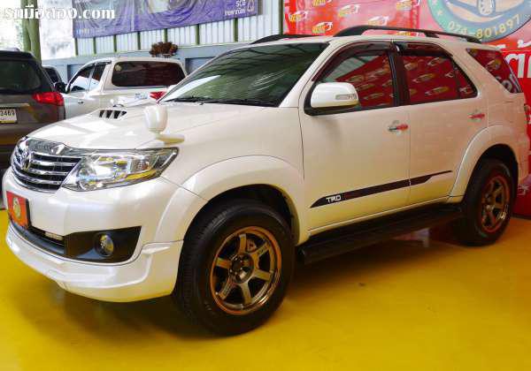 TOYOTA FORTUNER ปี 2012