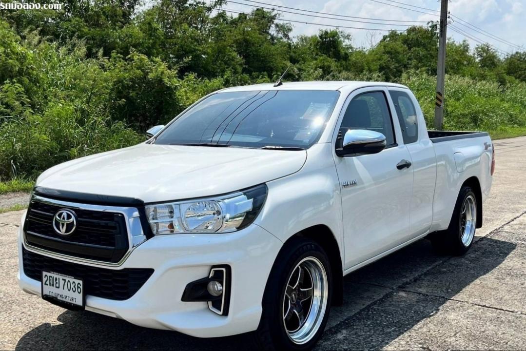 TOYOTA HILUX REVO​ SMARTCAB 2.4 E Z​ EDITION​​ M/T ปี2019 สีขาว เกียร์ธรรม