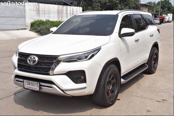 Toyota Fortuner 2.4 V 2WD ปี 2020