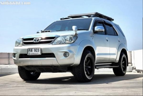 TOYOTA  Fortuner 3.0V  A/T  4x4   ปี 2005