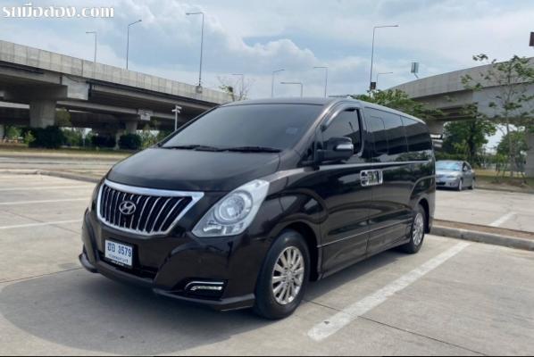 HYUNDAI H1 Deluxe 2.5 ปี 2018 เครื่องดีเซล เจ้าของเดียว