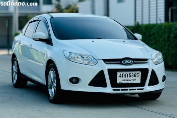 Ford Focus 1.6 Trend เกียร์Auto 2012 สีขาว รถสวยพร้อมใช้ประวัติศูนย์ทุกระยะ